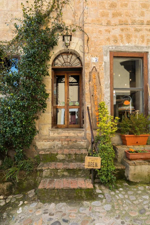 Opera Suites - Le Notti Bianche Calcata Exterior photo